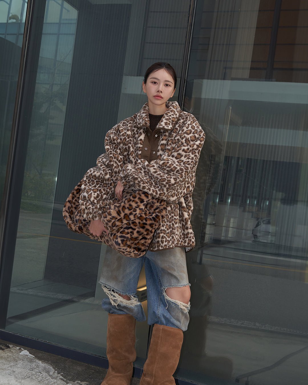 24FW leopard print fleece zip - up - THE BASE