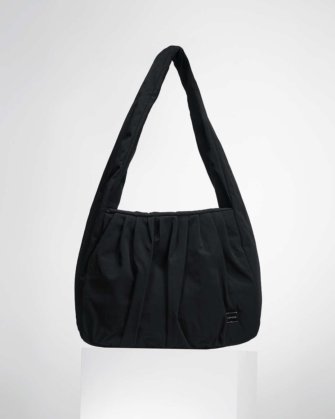 big shirring shoulder bag - THE BASE