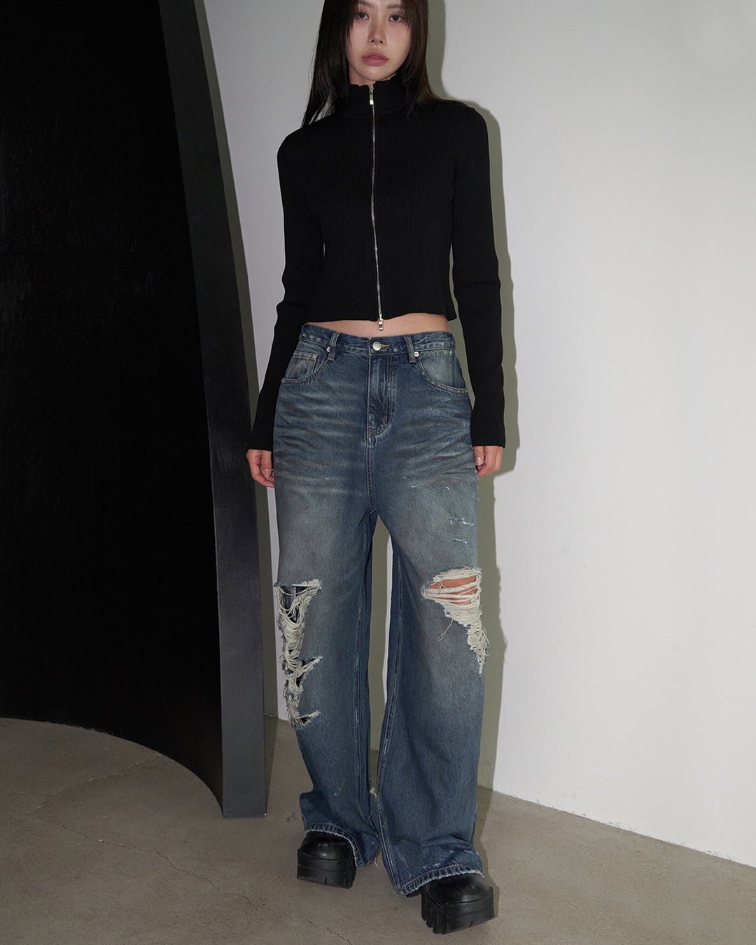 destroyed dirty denim jeans - THE BASE